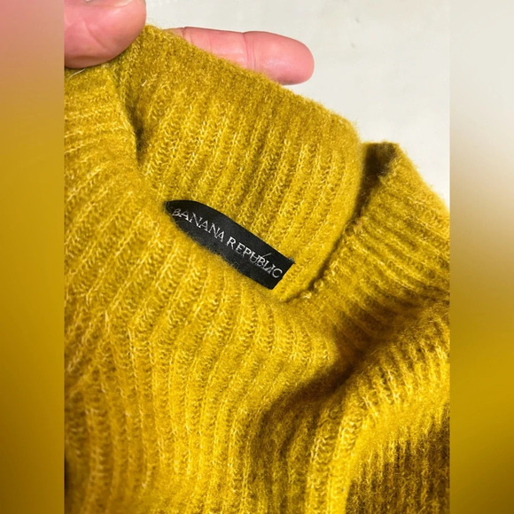 BANANA REPUBLIC Mustard yellow mock neck ribbed crop sweater size S - Picture 10 of 13